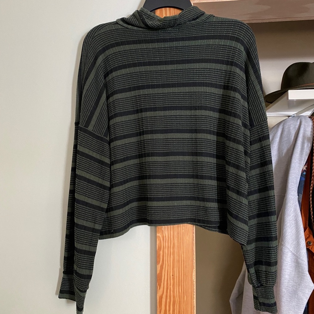 Lizard Thicket Sweater - image 3